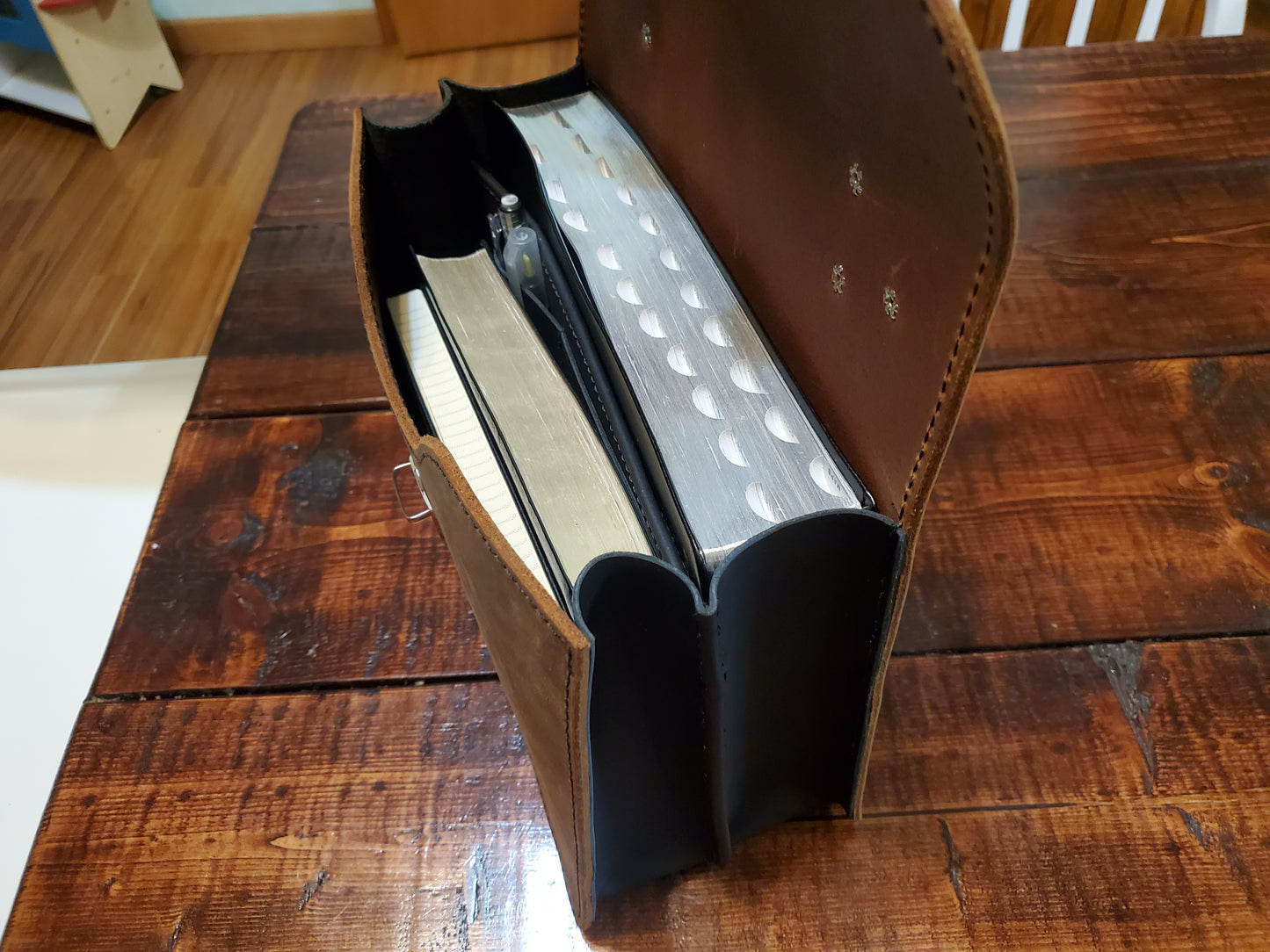 Handle Bible Case