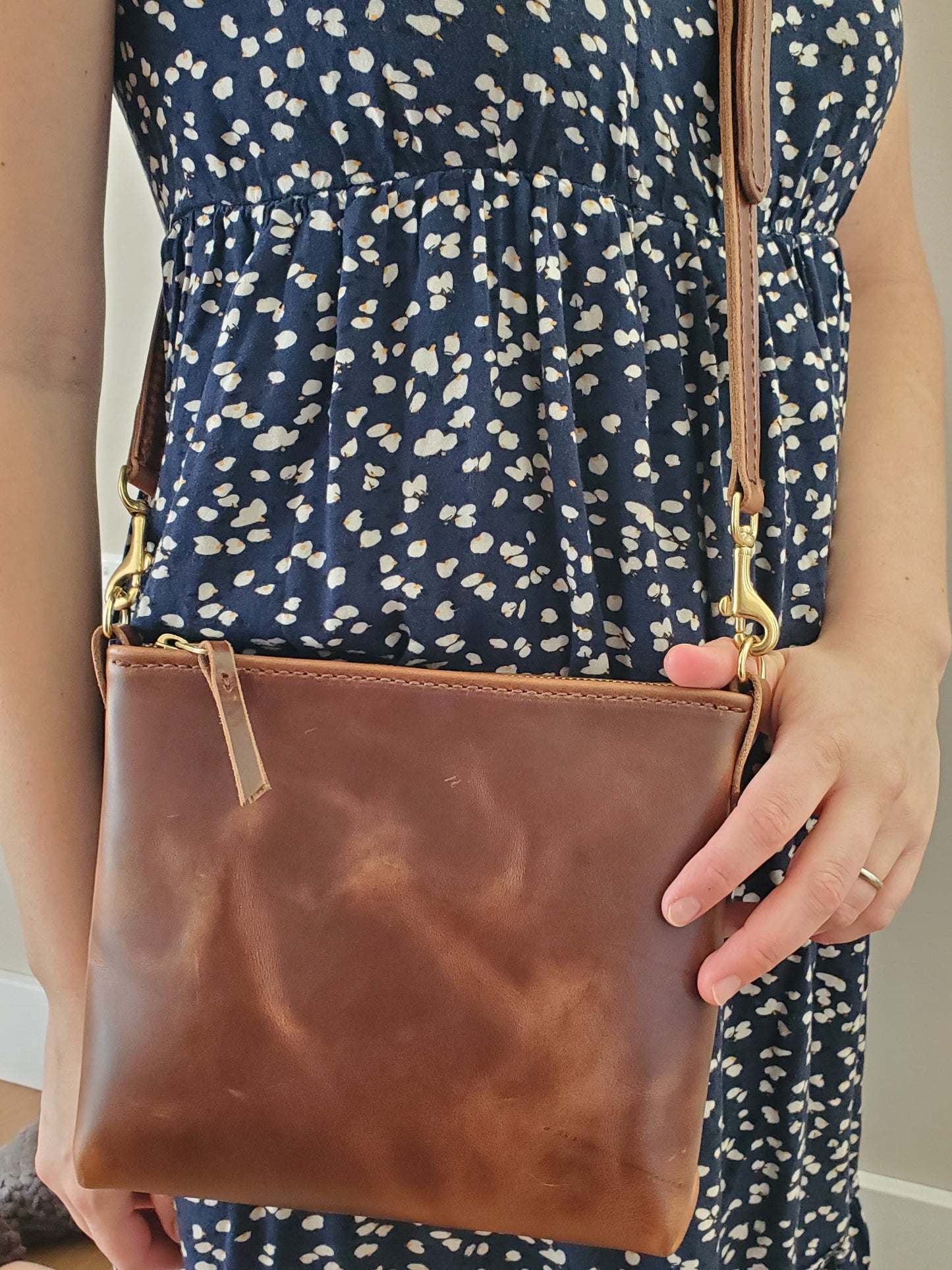 Crossbody Bag - Oil Tanned leather with double layer shoulder strap