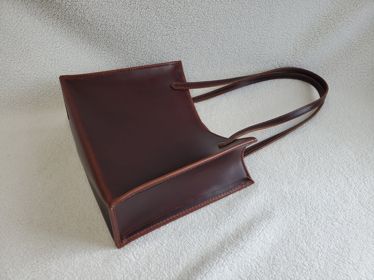 Tote Bag | Oil-tanned Leather | Structured Design