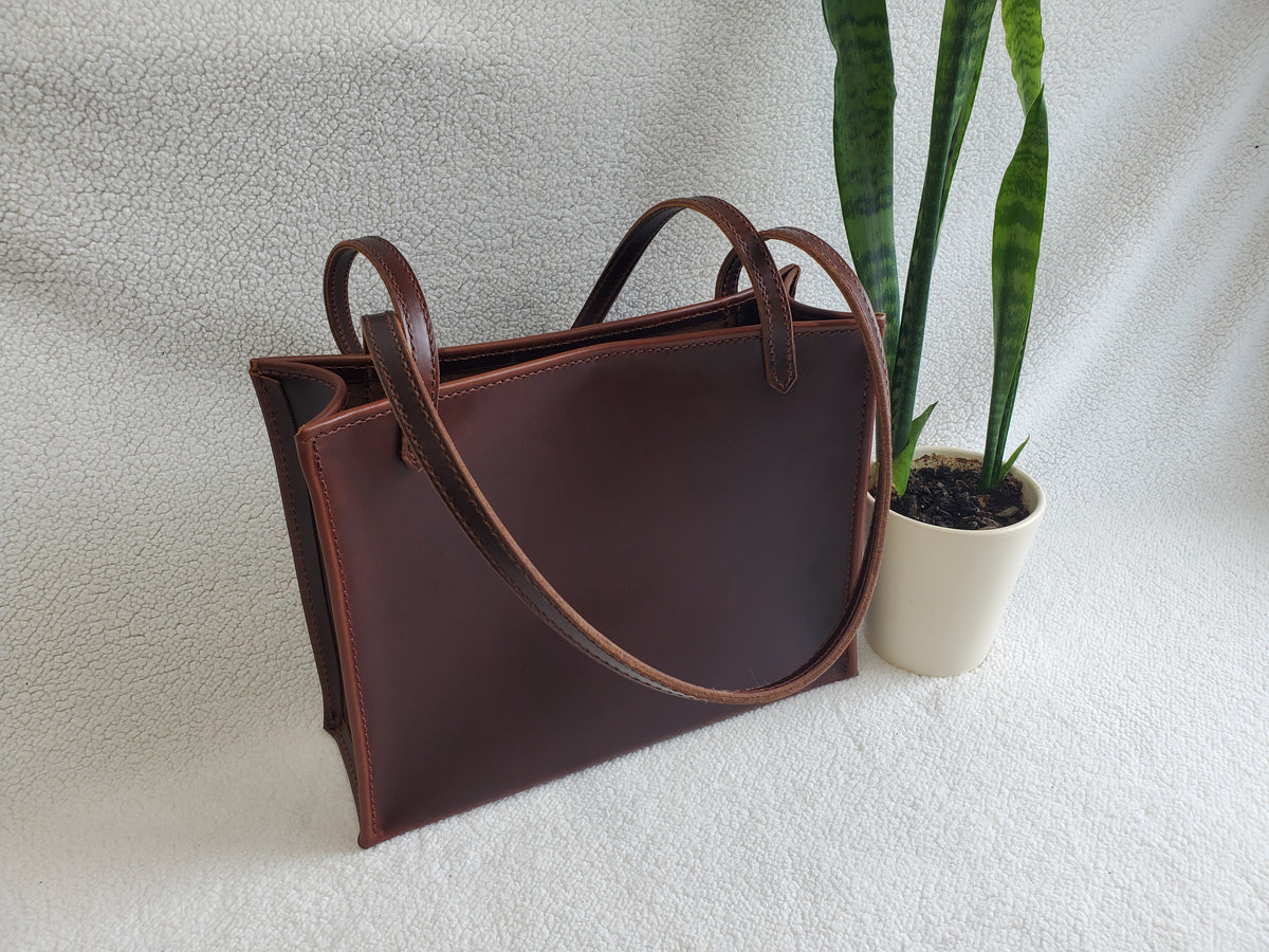 Tote Bag | Oil-tanned Leather | Structured Design