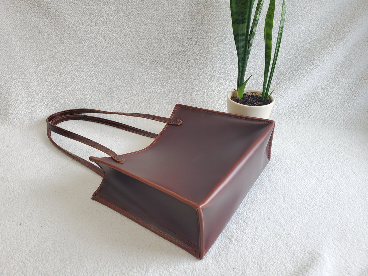Tote Bag | Oil-tanned Leather | Structured Design