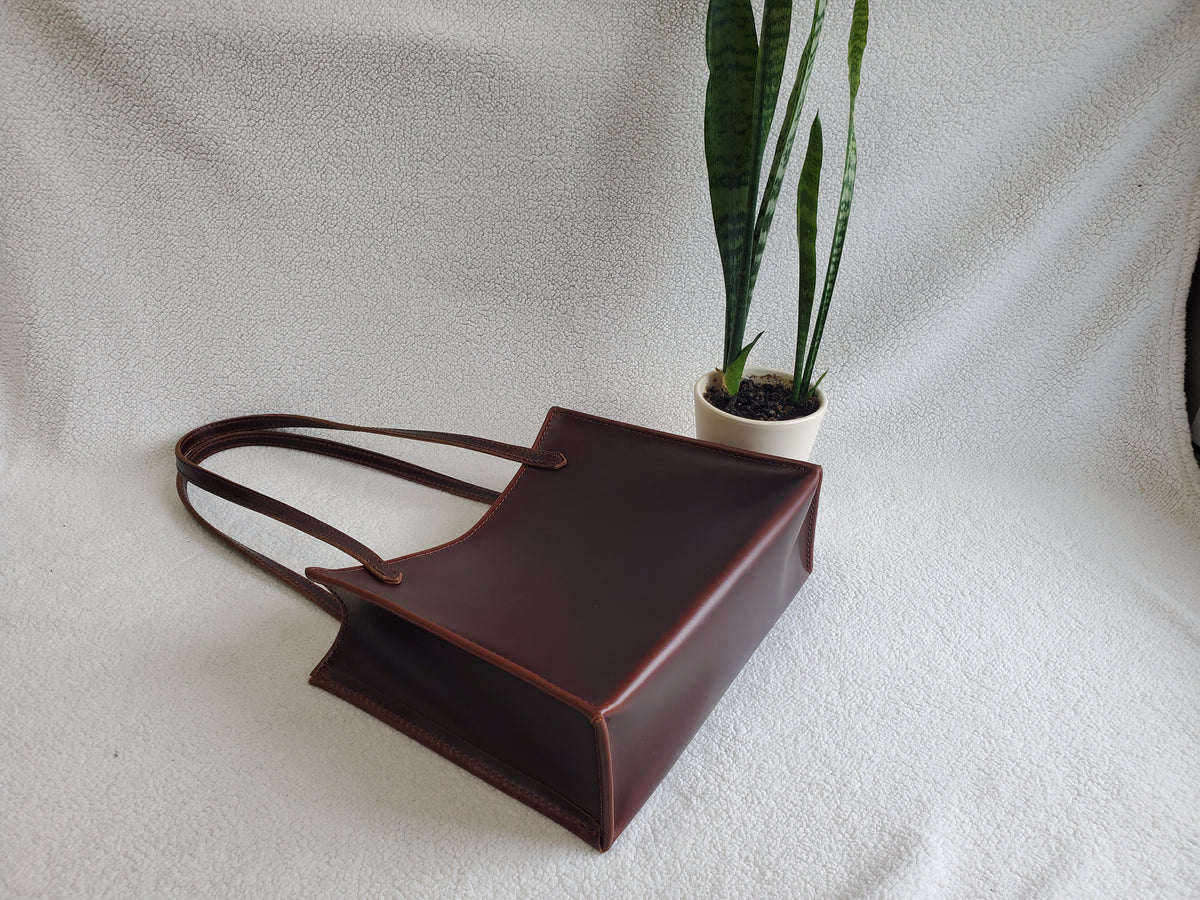 Tote Bag | Oil-tanned Leather | Structured Design