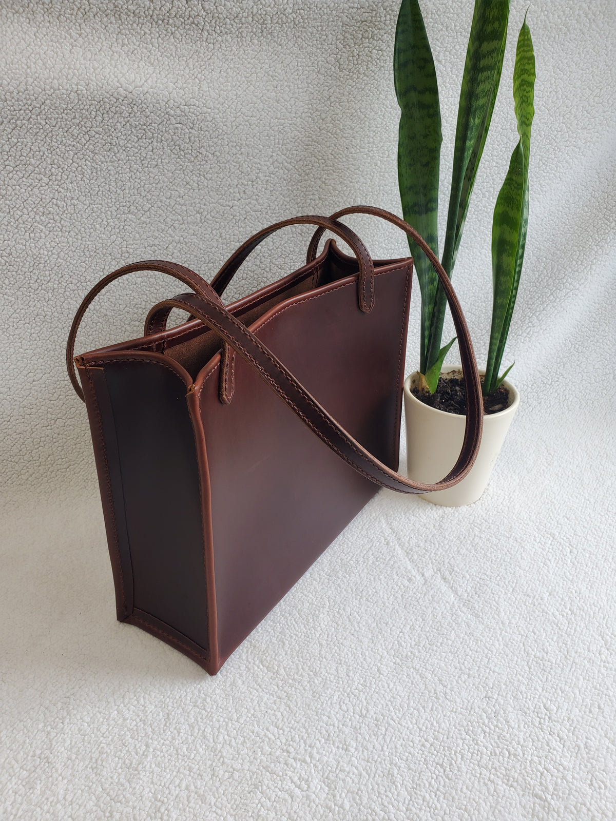 Tote Bag | Oil-tanned Leather | Structured Design