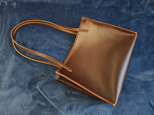 Tote Bag | Oil-tanned Leather | Structured Design