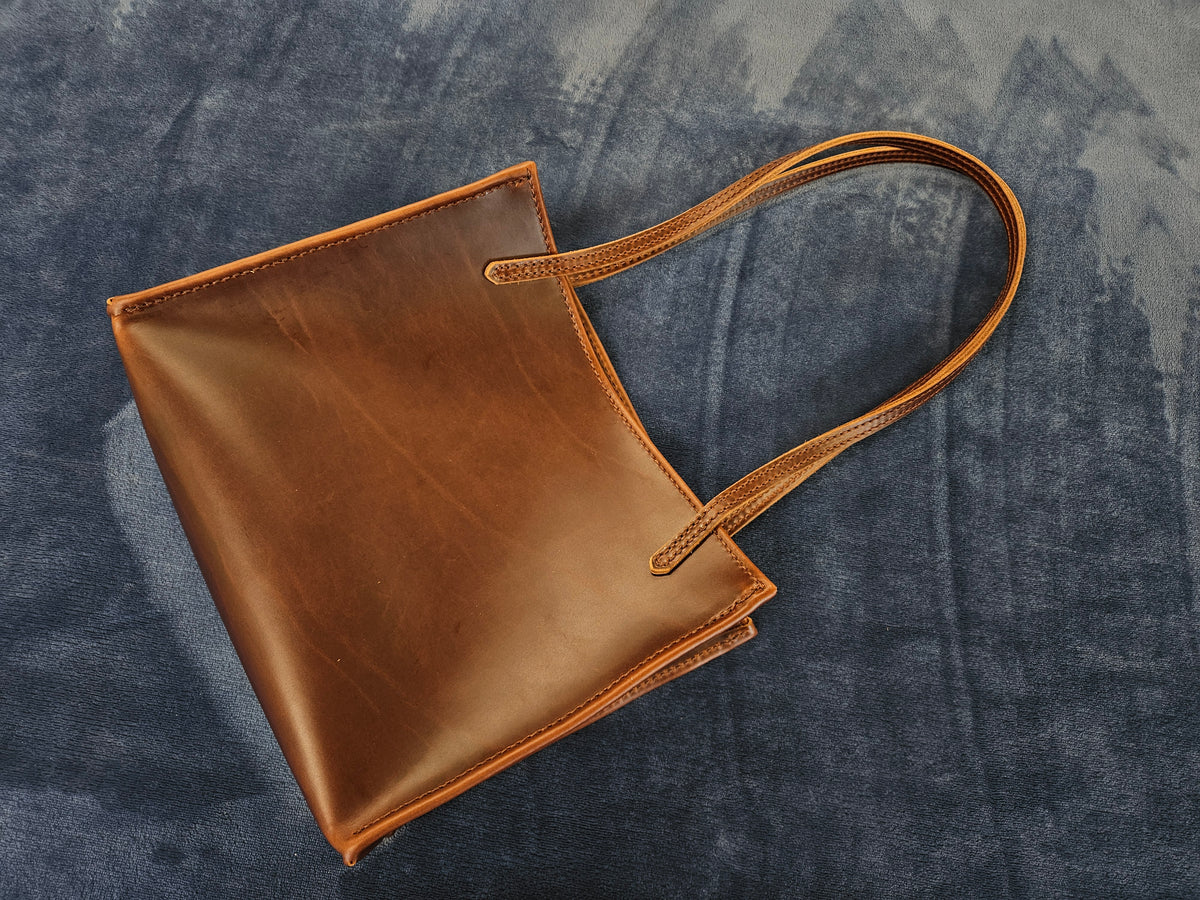 Tote Bag | Oil-tanned Leather | Structured Design
