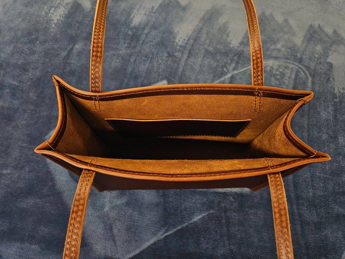 Tote Bag | Oil-tanned Leather | Structured Design