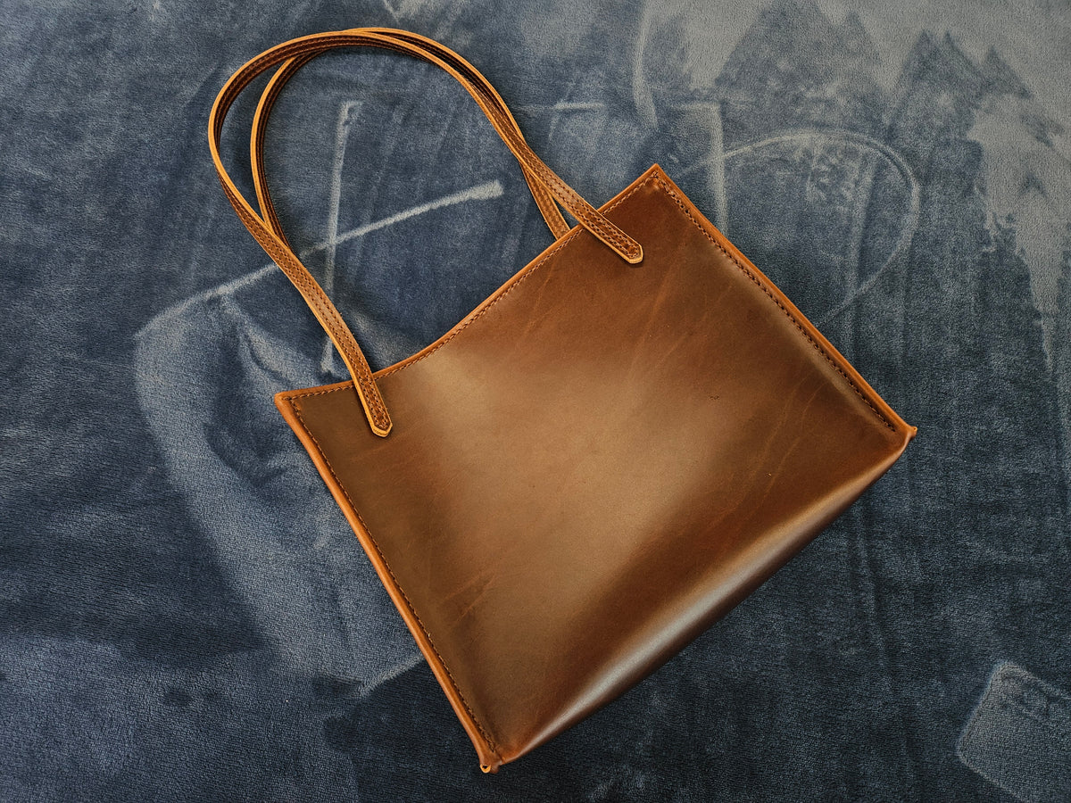 Tote Bag | Oil-tanned Leather | Structured Design
