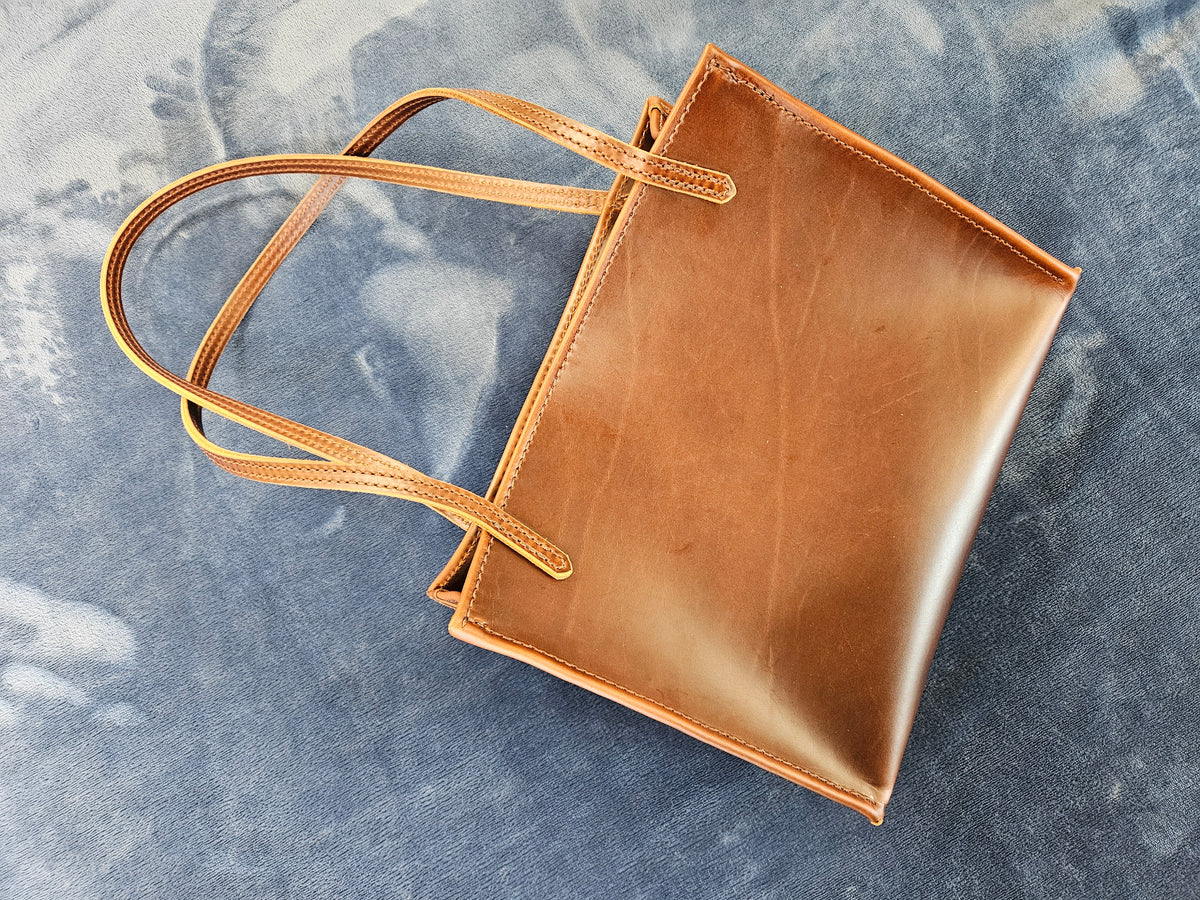 Tote Bag | Oil-tanned Leather | Structured Design