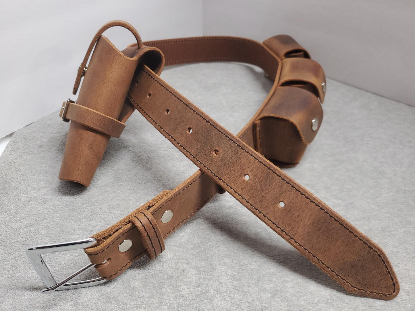 Leather Holster with 1.5" Belt and 3 speed loader pouches